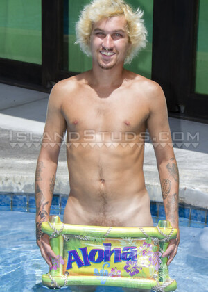 Dover Skates Nude! Boner Walk x3, Skinny dips, Slaps Ass & Long Jerk Session in Hawaii!