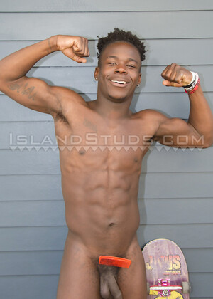 Uncut Tyreke Skates Nude! Haitian Jock Returns for the Holidays: Pumps Iron, Pees, Basketball, Yoga & Santa Blasts 7 Loads only here!