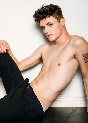 Avery Jones & Aiden Ward heat up the screen!