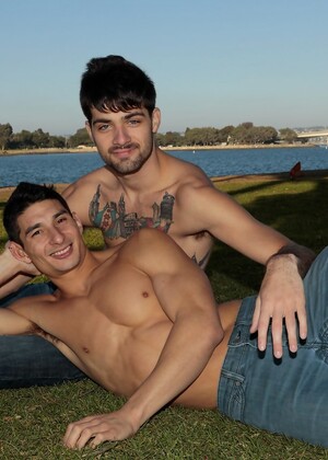 Sexy gays with muscles Leeroy Jones and Jim Nasty fuck each other