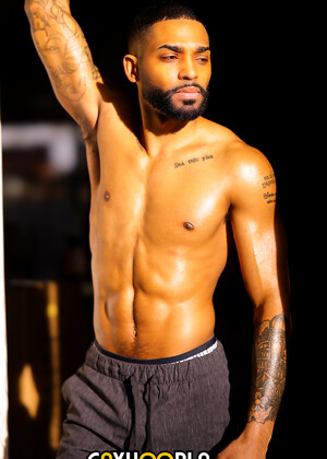 Tatted Stud James Harp Does The Stroke 'N Poke For The Cameras!