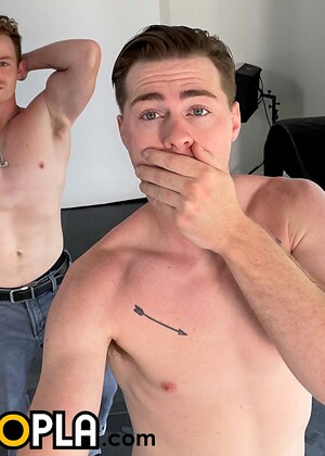 Mason Skyy Helps Kane Hardy Work A Late Night Nut Out!