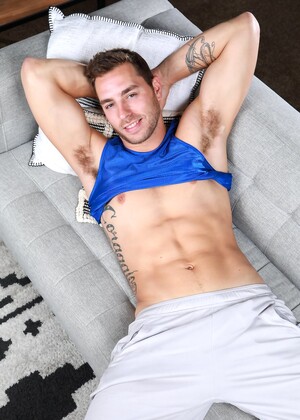 Muscular gay dudes Carter Woods and Elliot Finn ride each other's dick