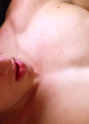 Avery Jones Worships Felix Fox's HUGE COCK!