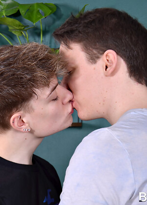 Justin Pumps A Teen Hole