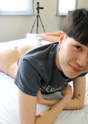 Our super cute mate Andrew Tran stripping off