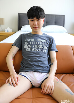 Our super cute mate Andrew Tran stripping off