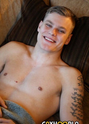 Blue Eyed Jock Axel Woods Jerks Off