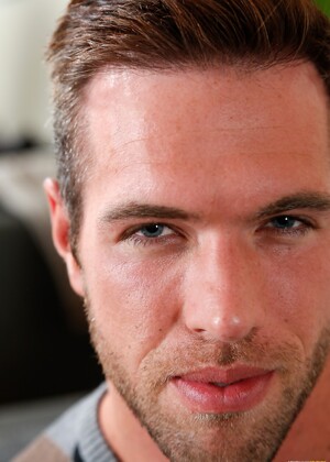Strong gay dude Conan McGuire kisses and fucks hairy Alex Mecum