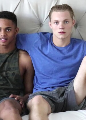 Ian Borne Fucks Twink Blonde Leonardo Accosi