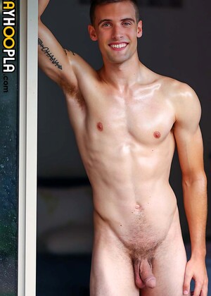 Mr. Big Dick Jason Pierce Puts On A Show!
