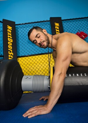 Gay athletes Dean Monroe & Brady Jensen engage in hot anal sex action