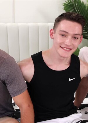 Threesome Fun - Kingsley Kross Leslie Madison & Thomas Rosewood Show Off Their Freaky Sides