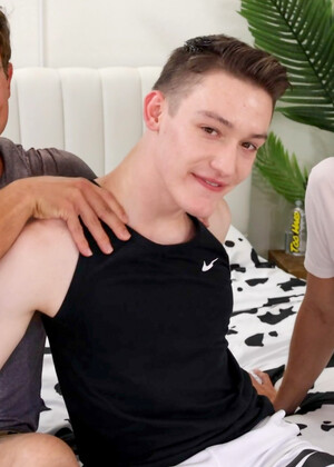 Threesome Fun - Kingsley Kross Leslie Madison & Thomas Rosewood Show Off Their Freaky Sides