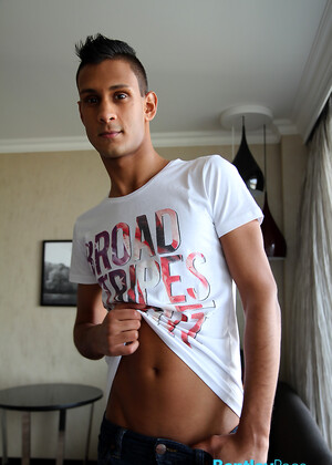 Skinny mates with huge dicks - Victor Cerami