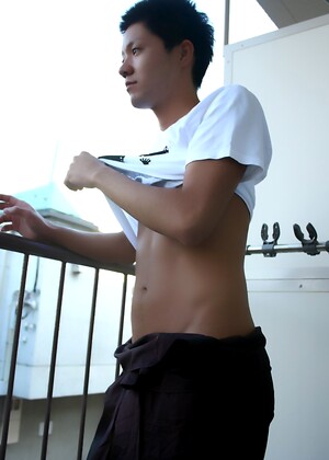 Japanese boy-next-door Haruki jerking off!