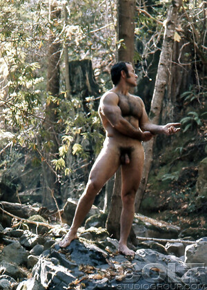 Hot muscle hunk naked