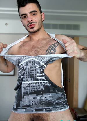 New mate alert - Aro Damacino's first porn shoot