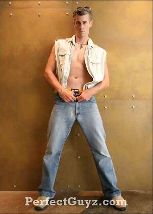 Sexy mature man Marc naked