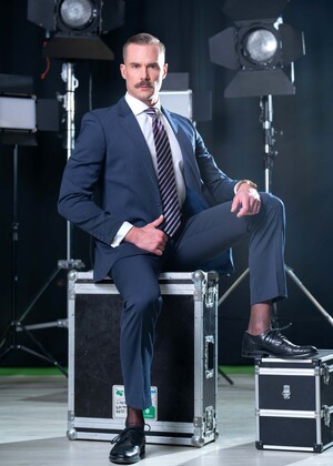 VPL Weatherman. Directed By: Raul Marcos