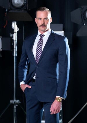 VPL Weatherman. Directed By: Raul Marcos