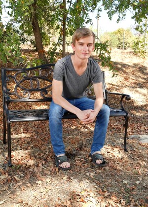 Kinky muscle man Arad Winwin fucking his skinny buddy Cody Blake on a bench in the park