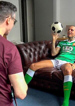 Meet my sexy new mate Leo Rex