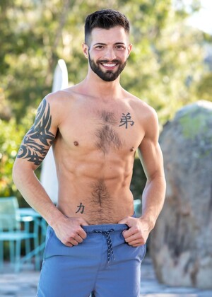 Short gay Casey Everett gets his asshole dicked & licked by Dalton Riley