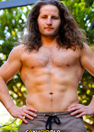 Richard King Gets Wild On Set!