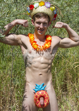 Bubble Butt Grant is Back! Tall Muscle Twink Skinny Dips, Pees, Opens Hole x2 and Busts a Big Load Only Here!
